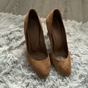 Gorgeous Brown Suede Gucci Heels